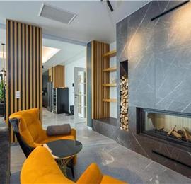 3 bedroom villa with infinity pool in Opatija, sleeps 6